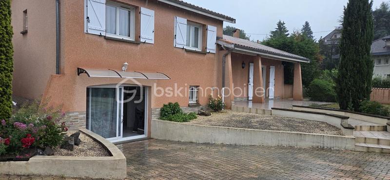 Maison traditionnelle - 135 m² - 5 pièces