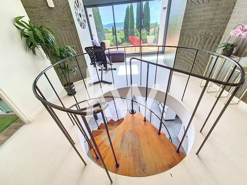 Villa - 254 m² - 7 pièces