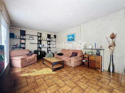 Maison - 90 m² - 5 pièces