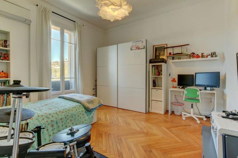 Appartement bourgeois - 141 m² - 5 pièces