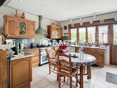 Maison - 165 m² - 8 pièces