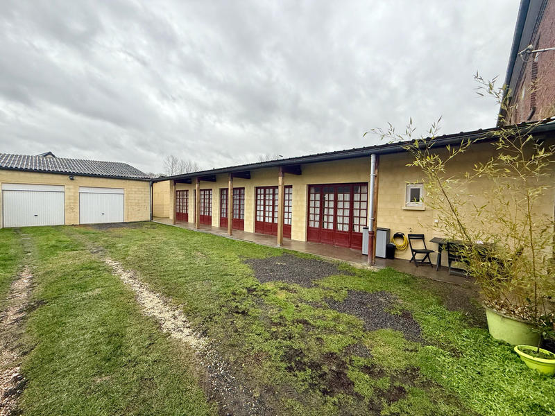 Maison - 276 m² - 8 pièces