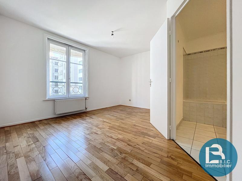 Appartement - 104 m² - 4 pièces