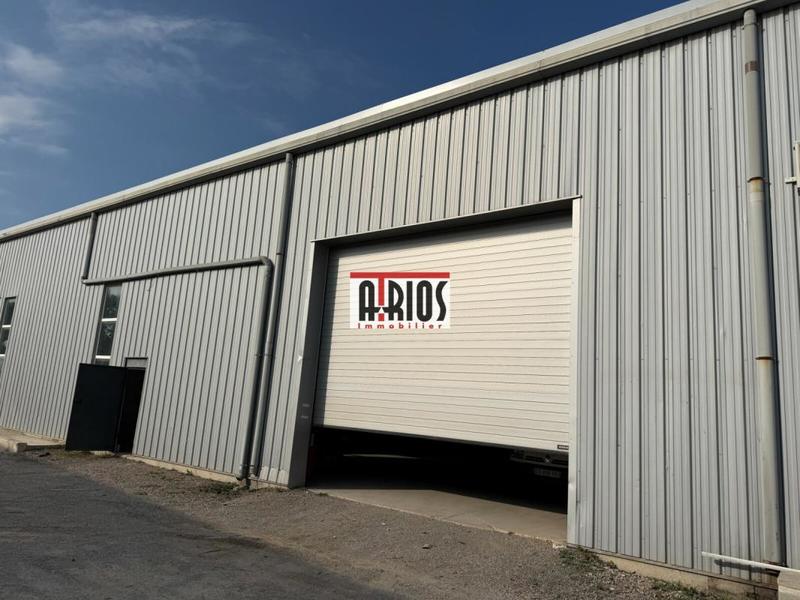 Entrepôt - 250 m²