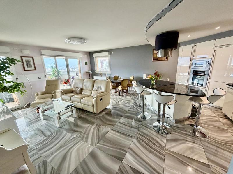 Appartement - 90 m² - 3 pièces