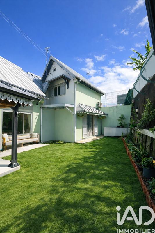 Maison - 250 m² - 12 pièces