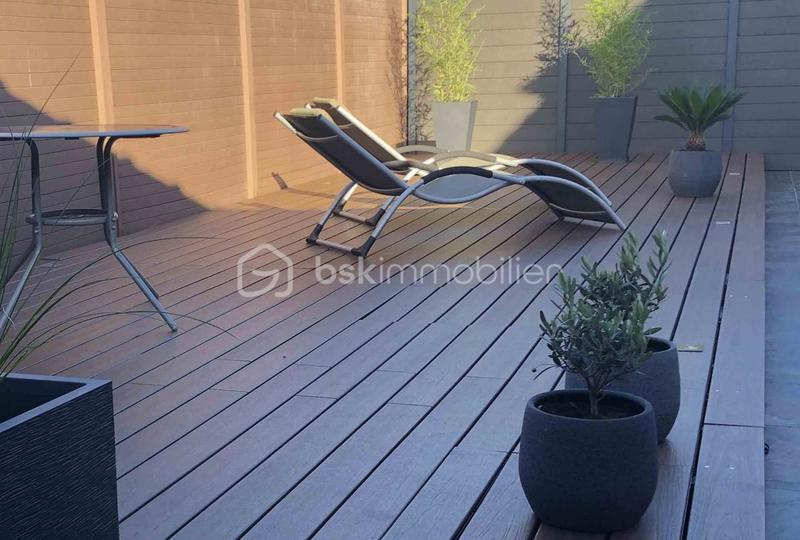 Maison - 371 m² - 7 pièces