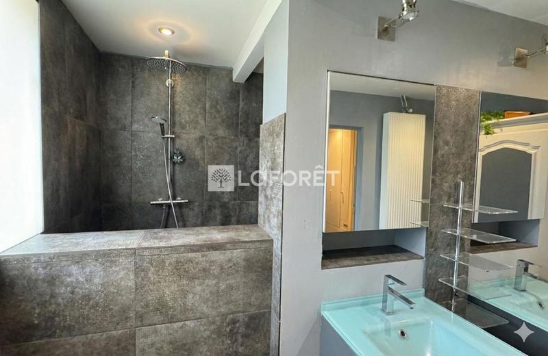 Loft - 185 m² - 5 pièces