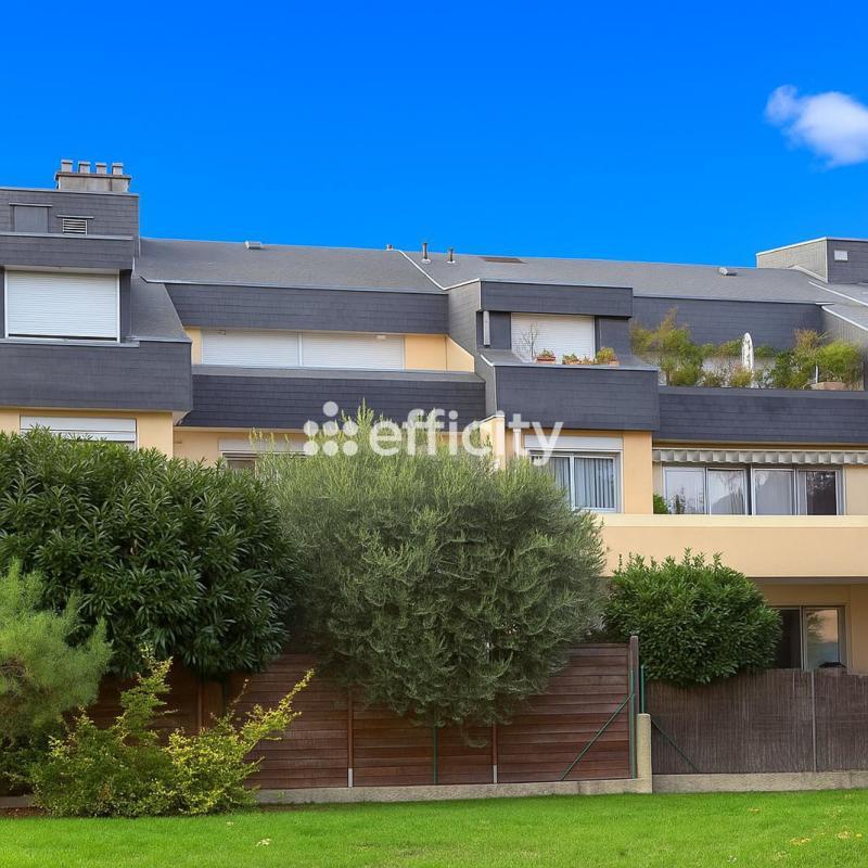 Appartement ancien - 90 m² - 4 pièces