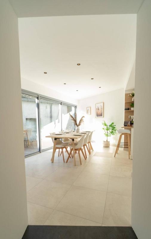 Maison - 92 m² - 6 pièces