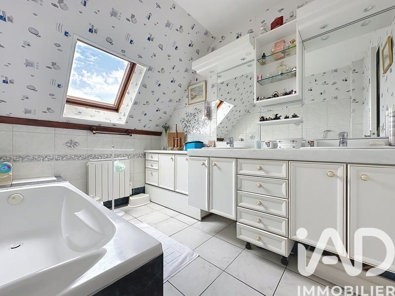 Maison - 140 m² - 6 pièces