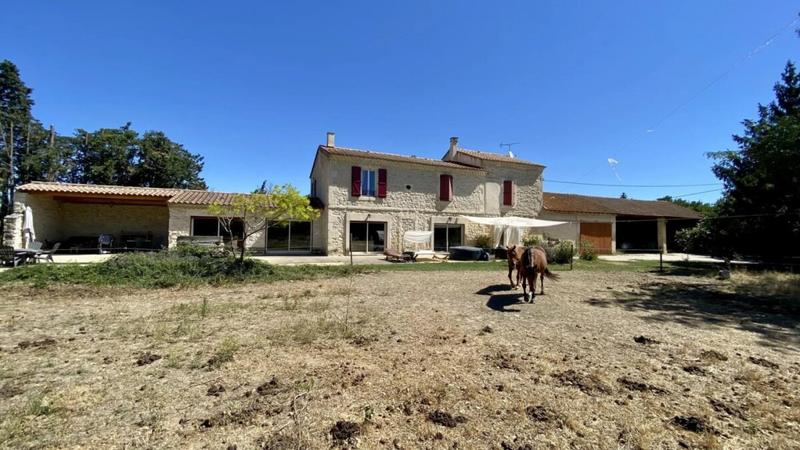 Maison - 225 m² - 10 pièces