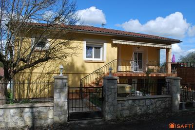 Maison - 217 m² - 7 pièces