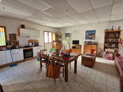 Maison - 355 m² - 6 pièces