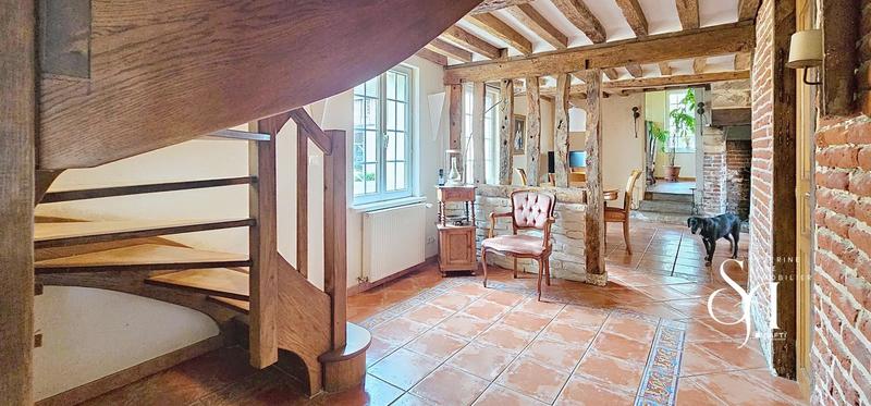 Maison - 315 m² - 6 pièces