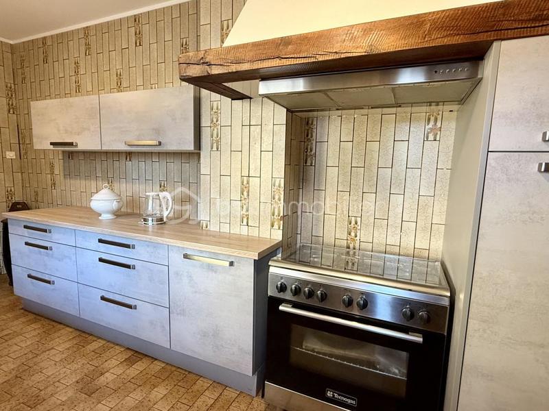 Maison - 186 m² - 9 pièces