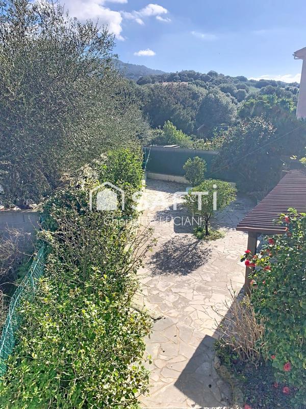 Maison - 185 m² - 7 pièces