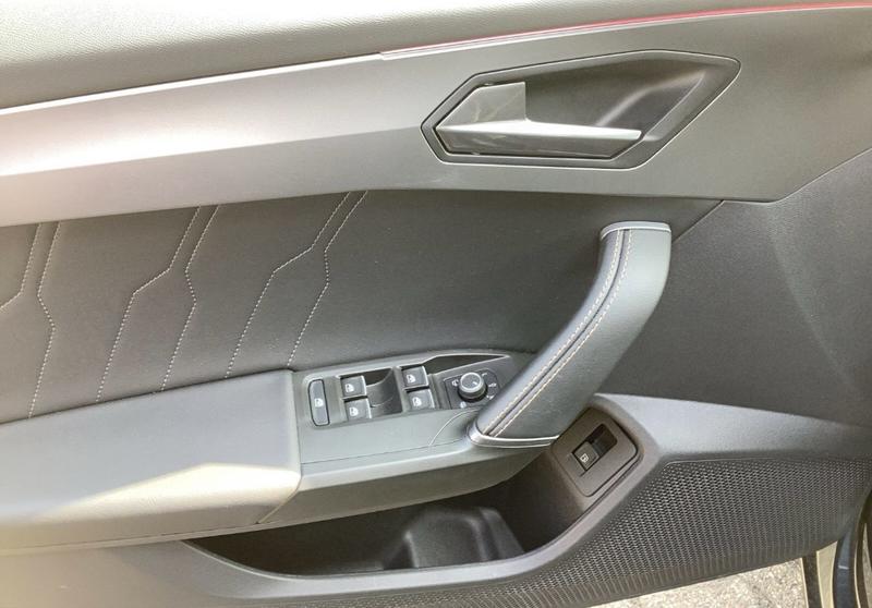 Cupra Leon Sportstourer Vz 245 Hybride Rechargeable / Jantes 19" Volant Supersport Caméra de Recul Keyless Pack Xl