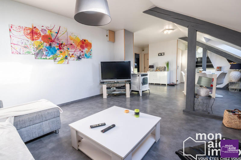 Maison traditionnelle - 210 m² - 7 pièces