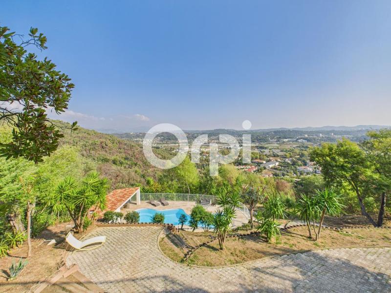 Villa - 260 m² - 5 pièces