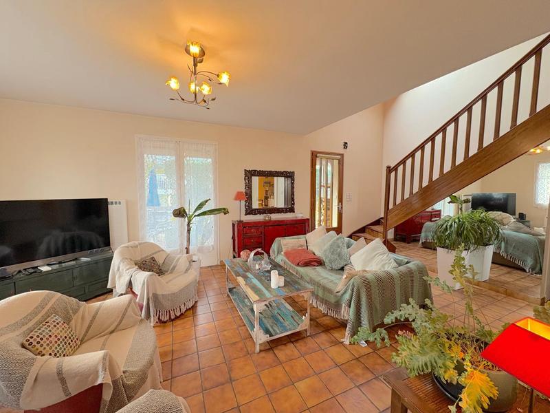 Maison - 227 m² - 8 pièces