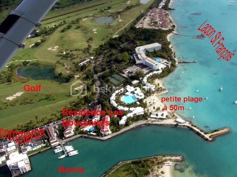 Studio - 25 m² - 2 pièces