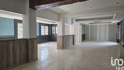 Local commercial - 294 m²