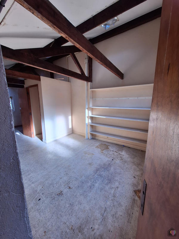 Maison - 242 m² - 10 pièces