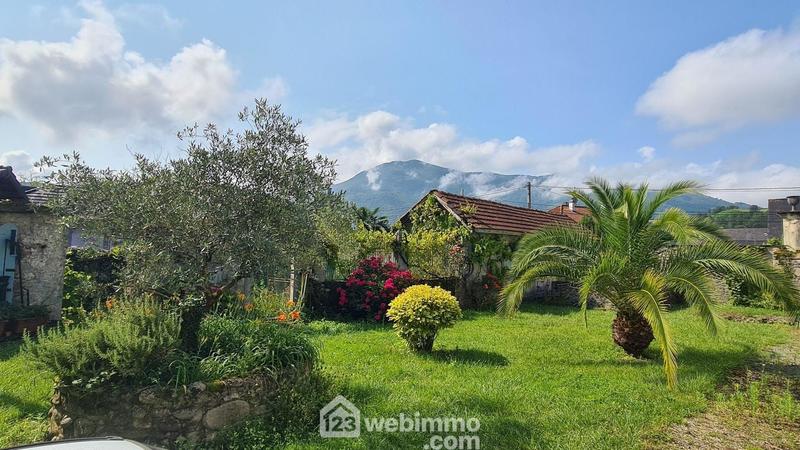 Maison - 324 m² - 10 pièces