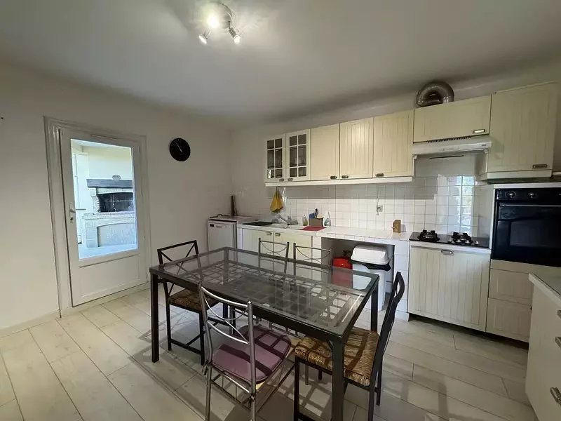 Maison - 232 m² - 8 pièces