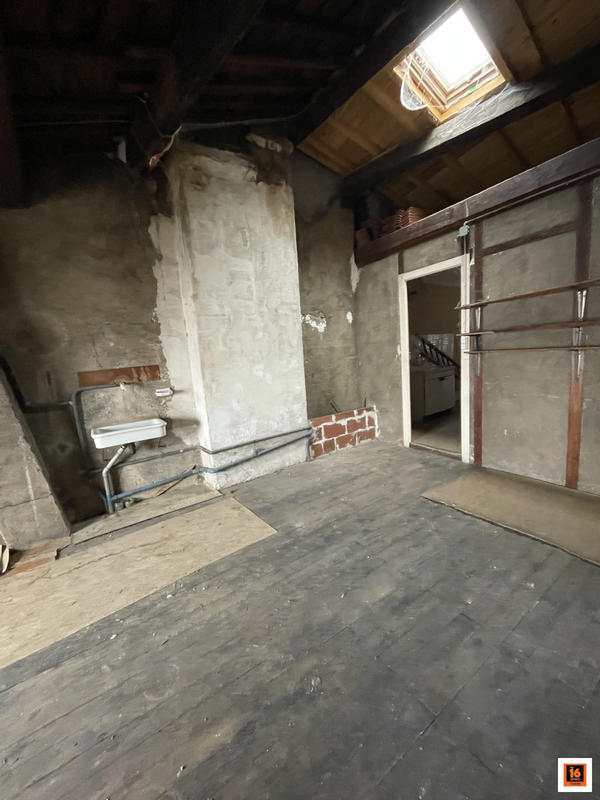 Maison ancienne - 101 m² - 7 pièces