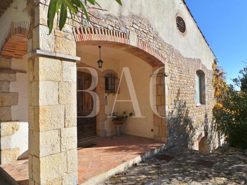 Villa - 330 m² - 8 pièces