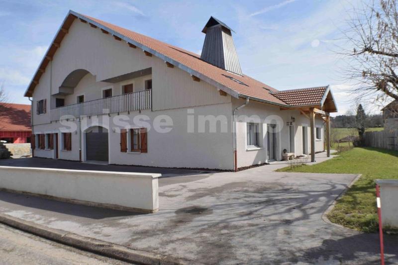 Maison - 275 m² - 9 pièces