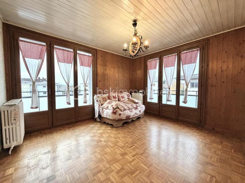 Appartement - 110 m² - 5 pièces