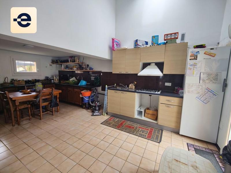 Maison - 246 m² - 7 pièces