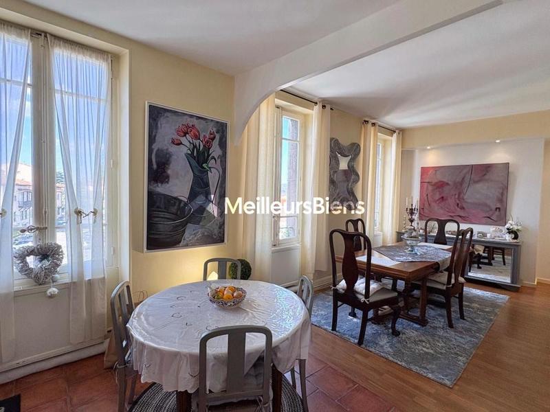 Appartement ancien - 101 m² - 3 pièces