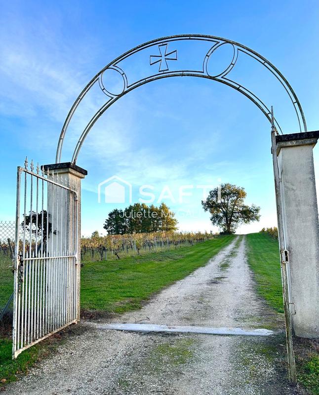 Maison - 430 m² - 12 pièces