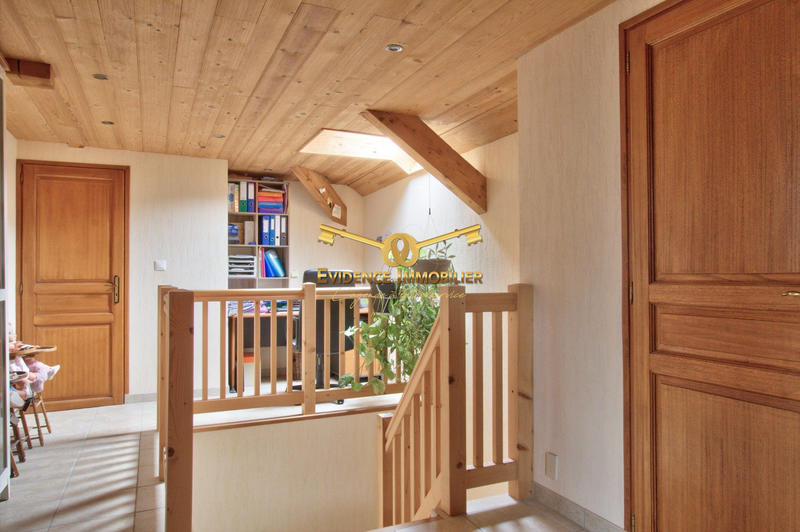 Maison - 215 m² - 7 pièces