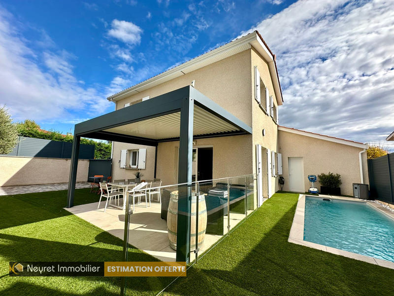 Maison - 90 m² - 5 pièces