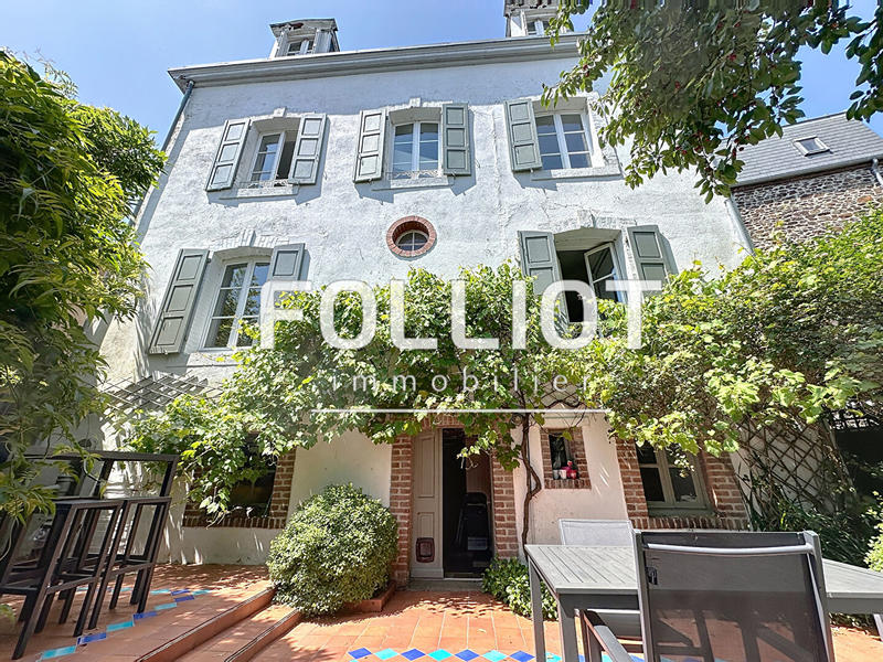 Maison - 200 m² - 9 pièces