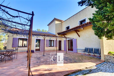 Villa - 419 m² - 6 pièces