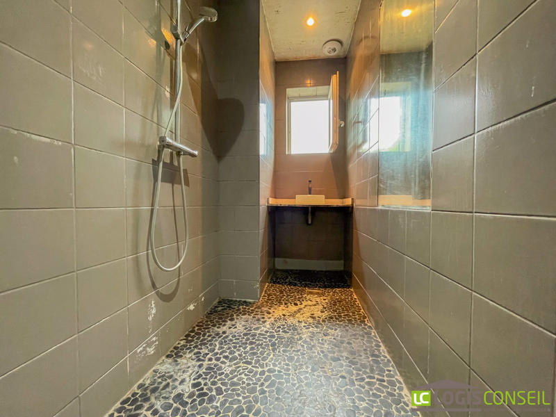 Maison traditionnelle - 128 m² - 8 pièces