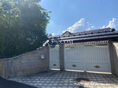 Demeure - 203 m² - 7 pièces