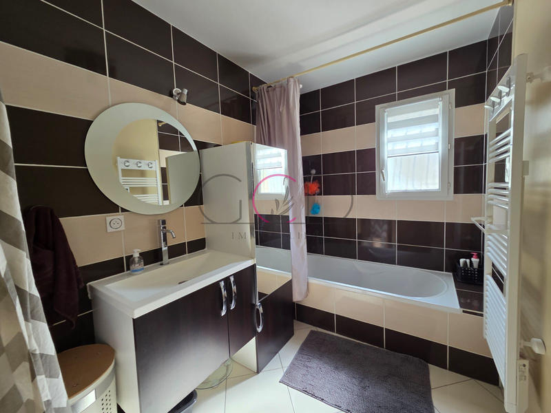 Maison - 94 m² - 4 pièces