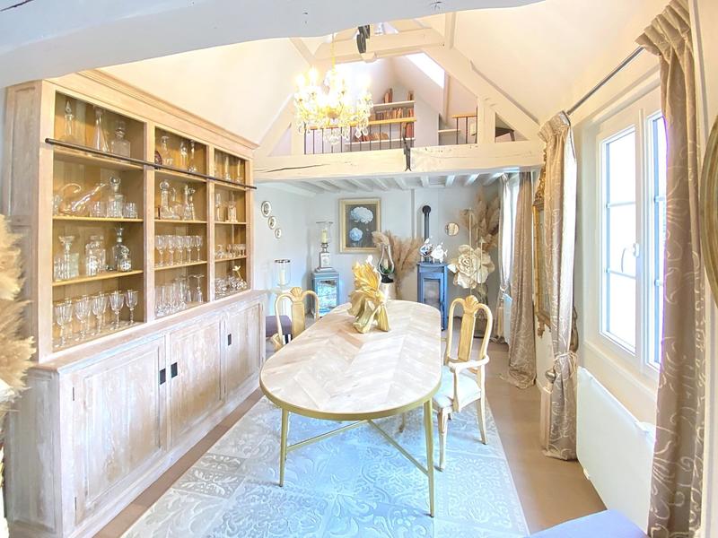 Villa - 260 m² - 8 pièces