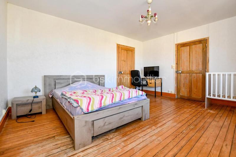 Maison - 203 m² - 6 pièces