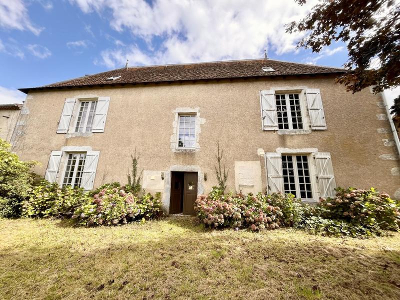 Maison - 411 m² - 7 pièces