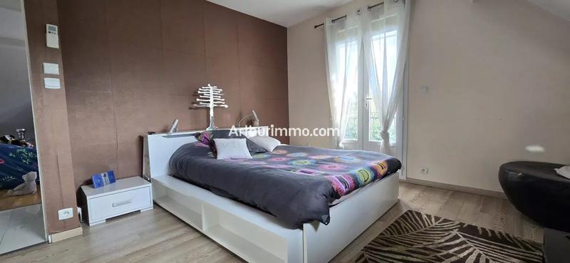 Maison - 233 m² - 7 pièces