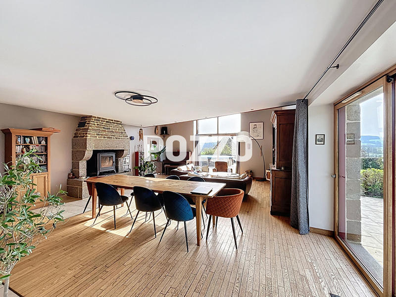 Maison - 202 m² - 6 pièces