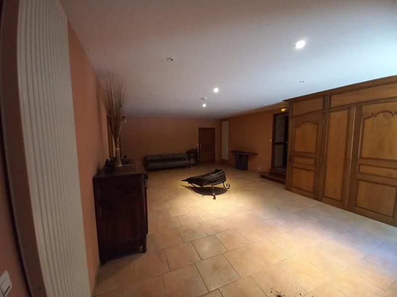 Maison de domaine - 2 300 m² - 67 pièces